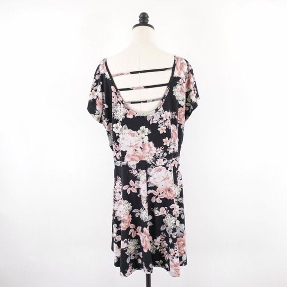 Bobbie Brooks Plus Size 3X Black Pink Floral Exposed Back Scoop Neck Dress - Picture 4 of 6